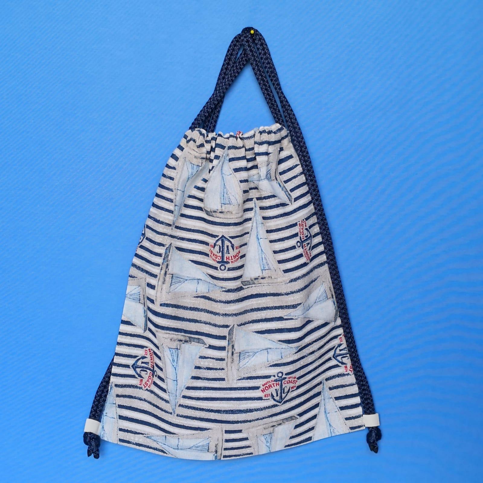 Mochila de tela marinera con veleros